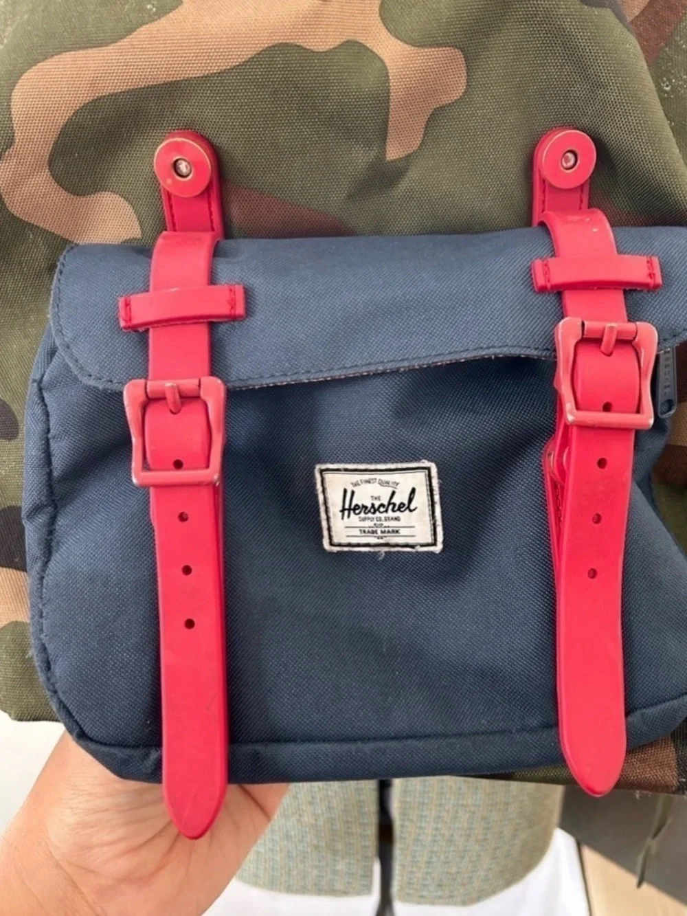 Copy-HERSCHEL SUPPLY CO. LITTLE AMERICA BACKPACK Woodland Camo/Navy/Red Rubber